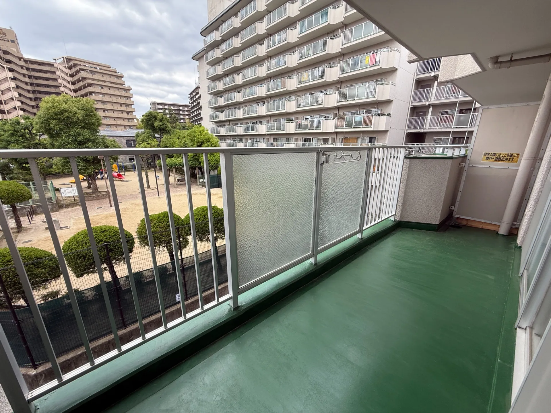 幅広めのバルコニー♪